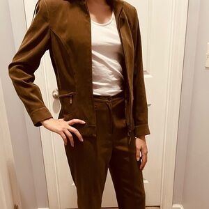Doncaster perfect Microsuede Pants Suite Chocolate Brown, feels great sz.4